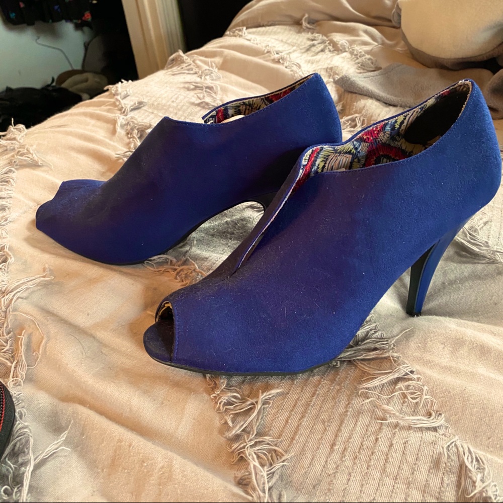 Christian Siriano blue heels 👠